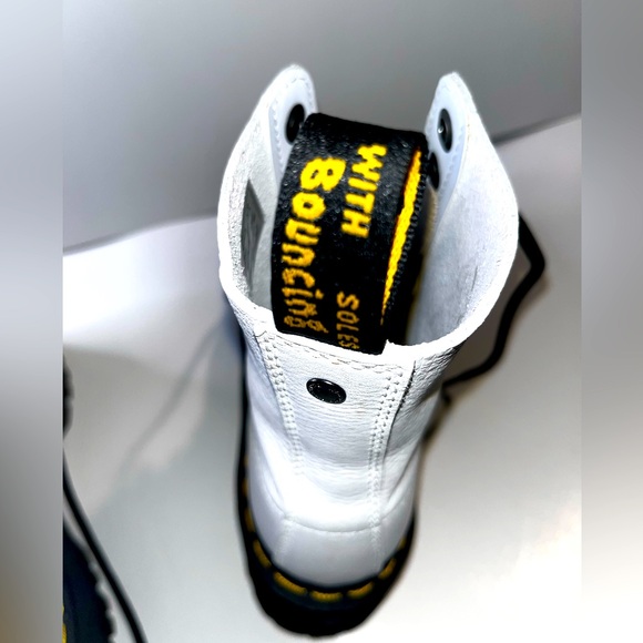 Dr. Martens White 1460 Pascal Max Platform Boots, women’s size 6 - Picture 7 of 10